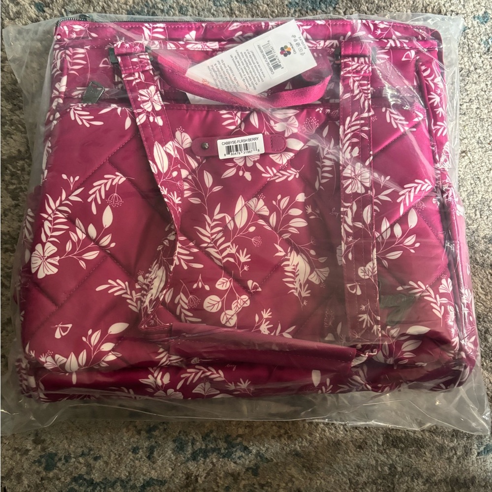 NWT Lug Cabby SE in Flourish Berry